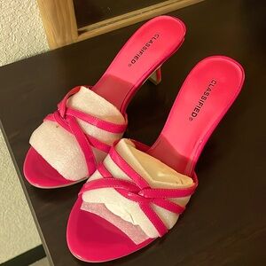 Very cute Hot pink heels size 7.5